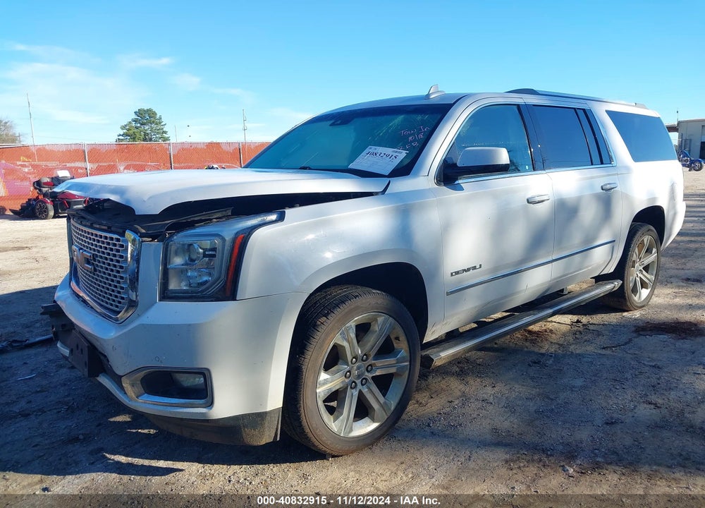 2017 GMC YUKON XL DENALI VIN: 1GKS2HKJ4HR201015