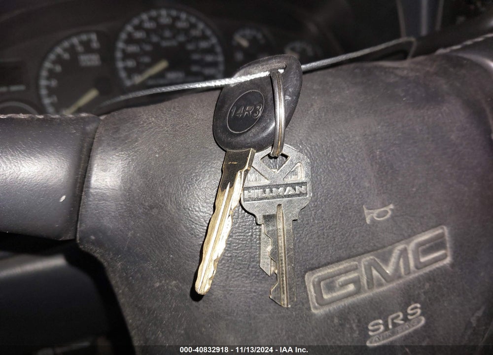 2000 GMC SIERRA 1500 SL VIN: 1GTEC14V6YE900487