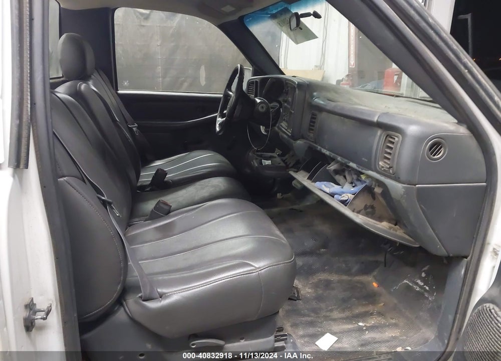 2000 GMC SIERRA 1500 SL VIN: 1GTEC14V6YE900487