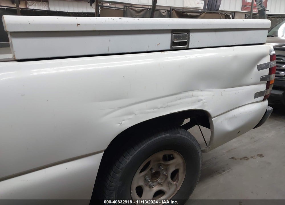 2000 GMC SIERRA 1500 SL VIN: 1GTEC14V6YE900487
