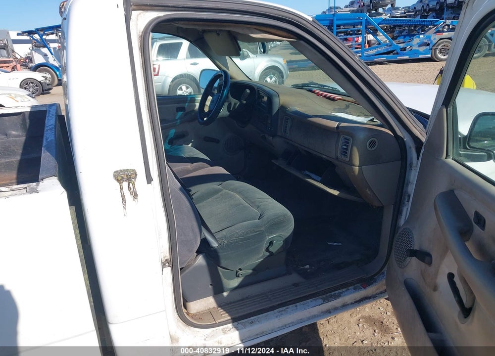 2002 CHEVROLET SILVERADO 1500 VIN: 1GCEC14VX2Z235786