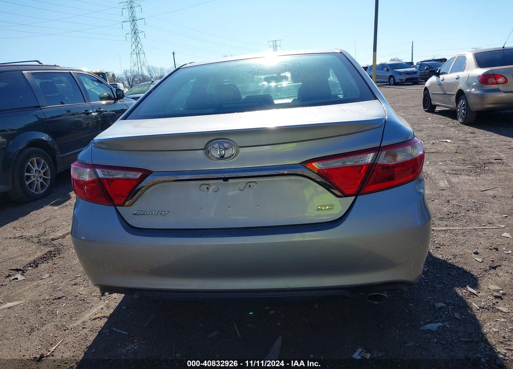 2015 TOYOTA CAMRY SE VIN: 4T1BF1FKXFU922357