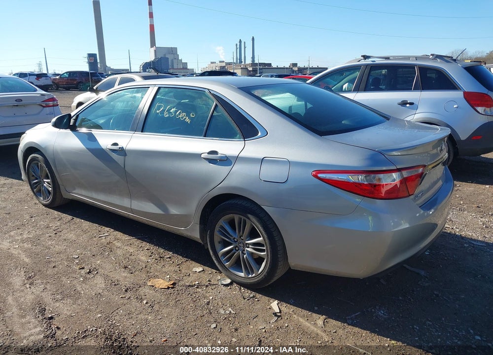2015 TOYOTA CAMRY SE VIN: 4T1BF1FKXFU922357