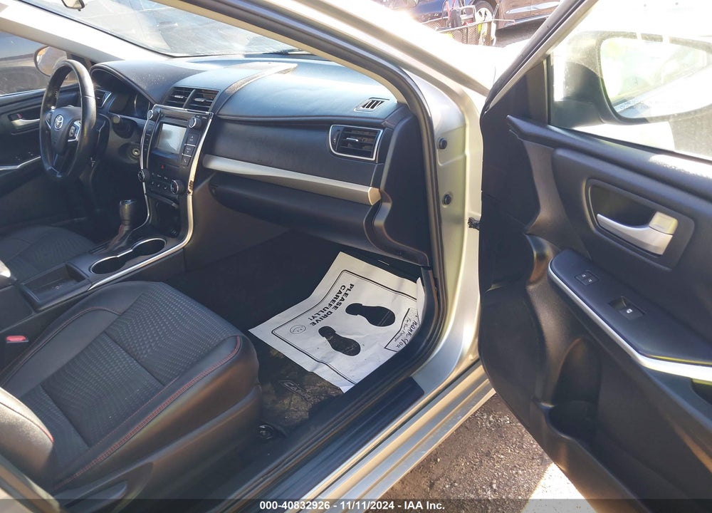 2015 TOYOTA CAMRY SE VIN: 4T1BF1FKXFU922357