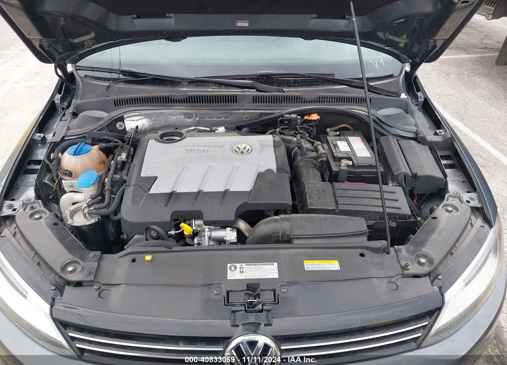 2014 VOLKSWAGEN JETTA 2.0L TDI VIN: 3VWLL7AJ8EM392182