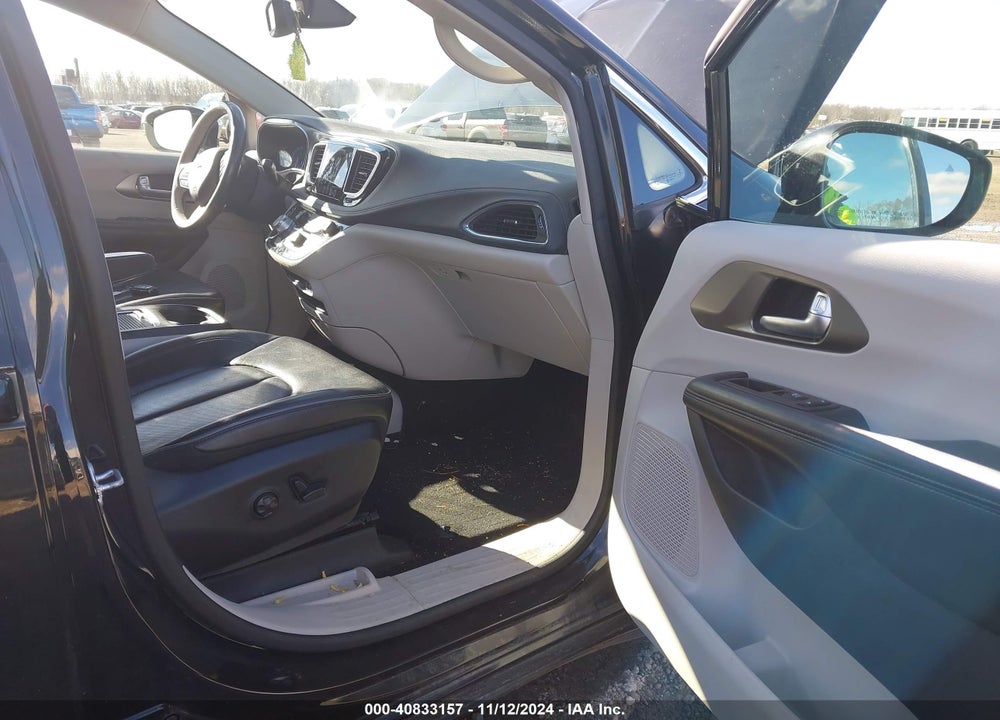 2019 CHRYSLER PACIFICA VIN: 2C4RC1GG5KR720572