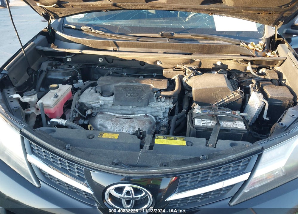 2015 TOYOTA RAV4 XLE VIN: 2T3RFREV8FW284285