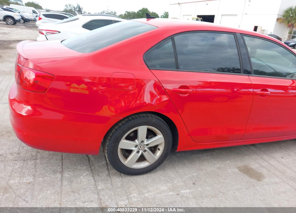 2011 VOLKSWAGEN JETTA 2.0L TDI VIN: 3VWLL7AJ8BM131517