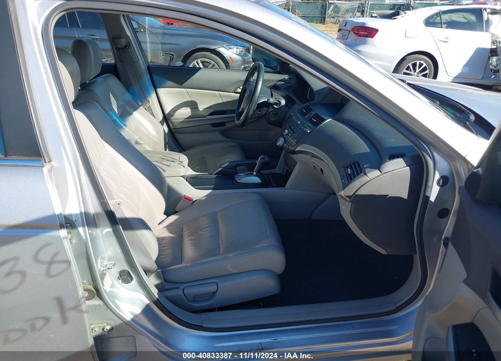 2009 HONDA ACCORD 2.4 EX-L VIN: 1HGCP26899A017275