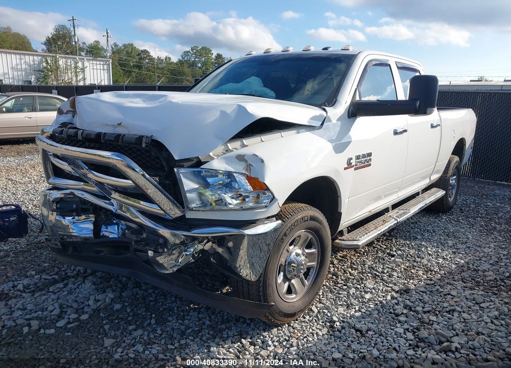 2018 RAM 2500 SLT 4X4 6'4 BOX VIN: 3C6UR5DL1JG426535