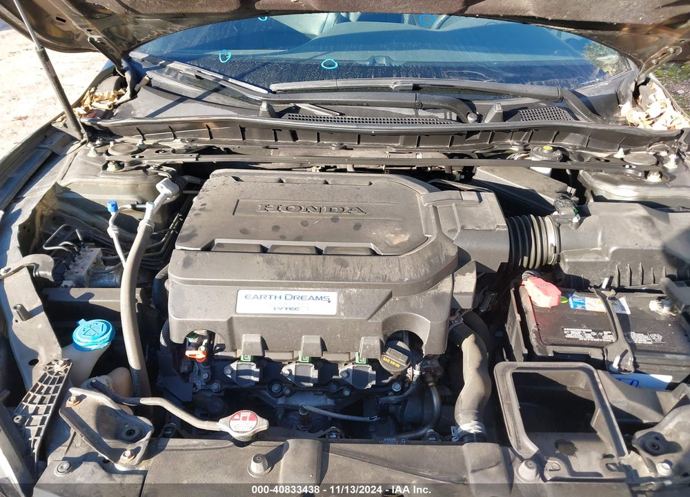 2015 HONDA ACCORD EX-L V-6 VIN: 1HGCR3F81FA001700