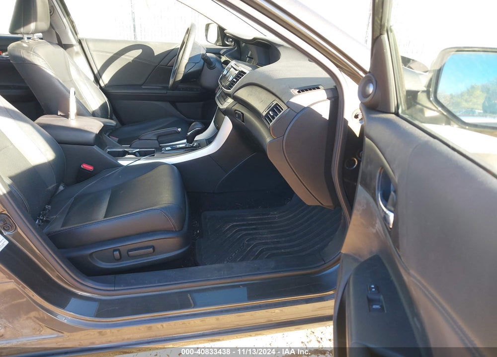 2015 HONDA ACCORD EX-L V-6 VIN: 1HGCR3F81FA001700