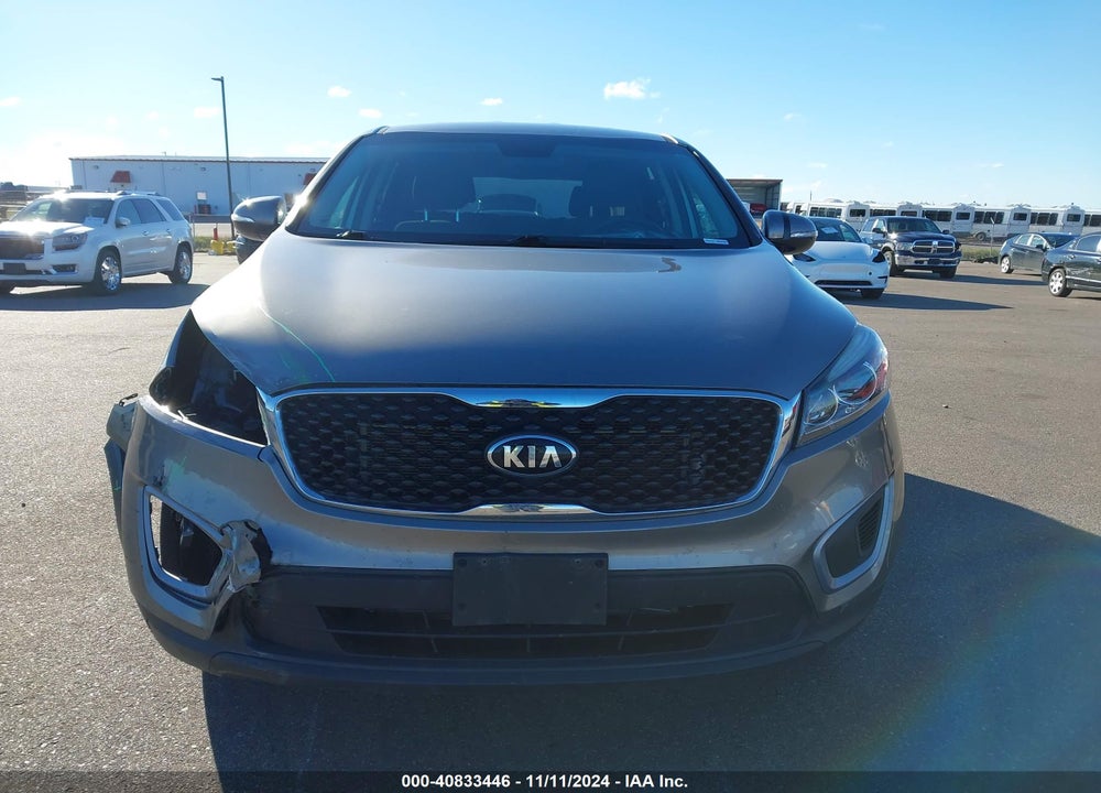 2016 KIA SORENTO VIN: 5XYPG4A31GG018912