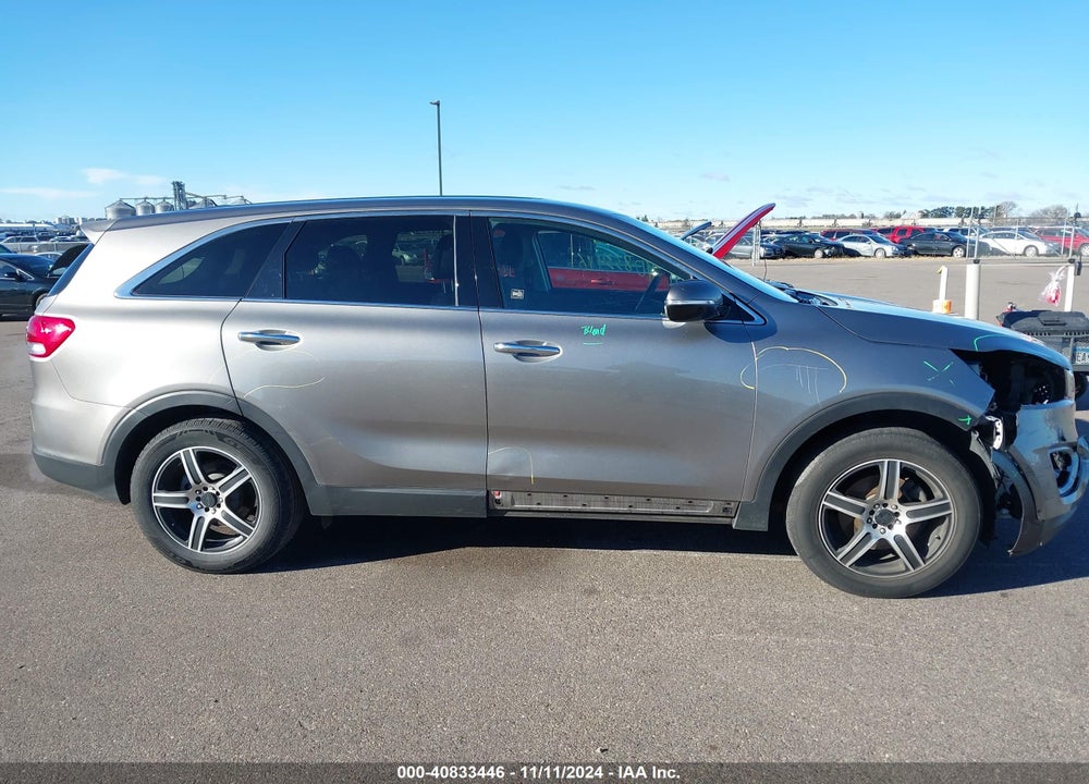 2016 KIA SORENTO VIN: 5XYPG4A31GG018912