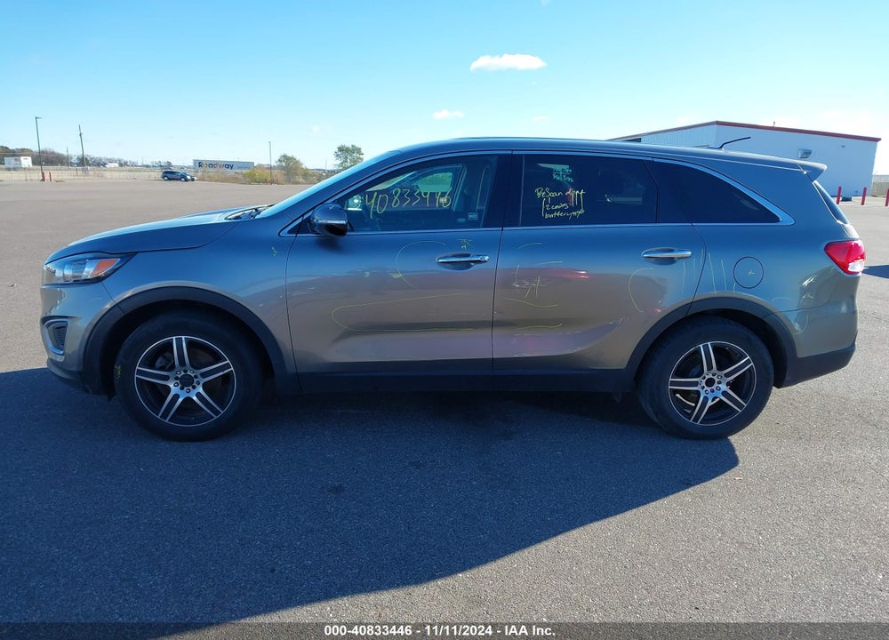 2016 KIA SORENTO VIN: 5XYPG4A31GG018912