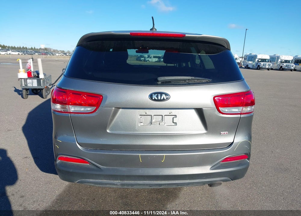 2016 KIA SORENTO VIN: 5XYPG4A31GG018912
