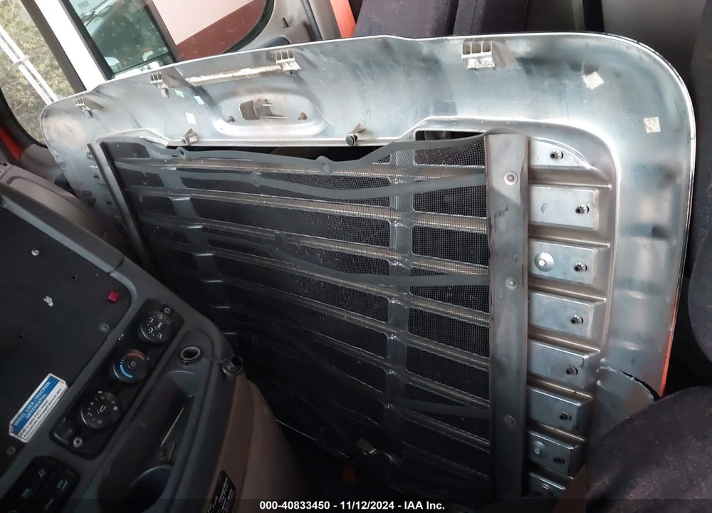 2014 FREIGHTLINER CASCADIA 125 VIN: 1FUGGLD52ELFK3670