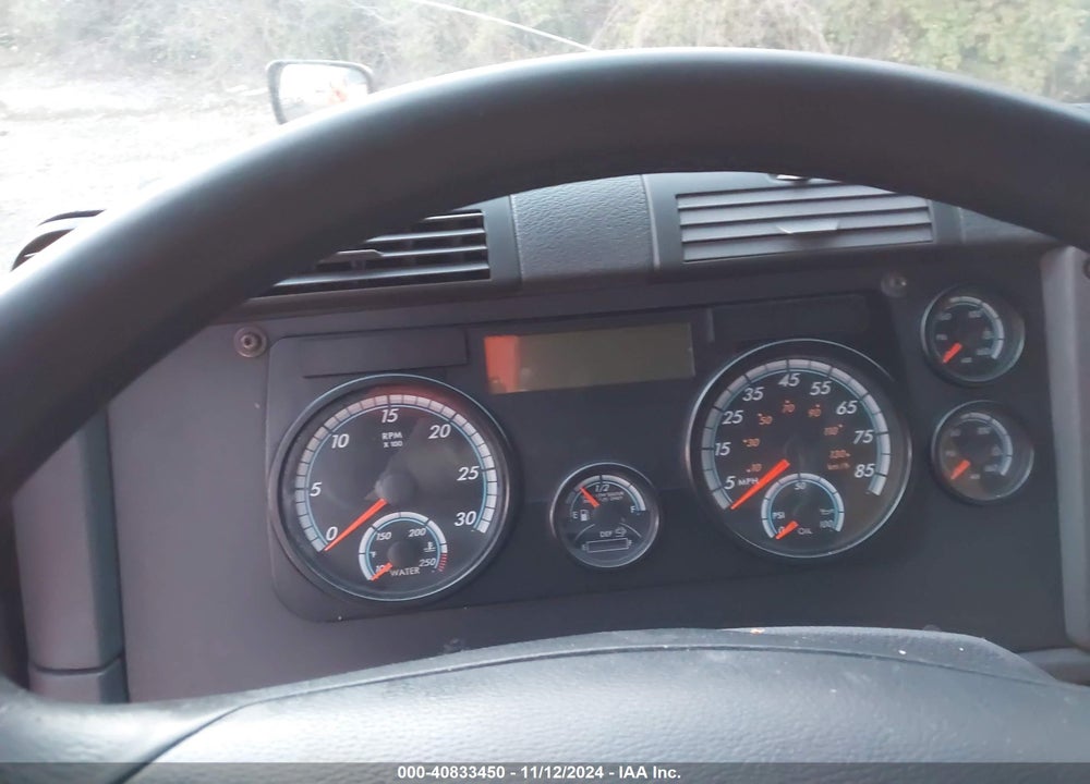 2014 FREIGHTLINER CASCADIA 125 VIN: 1FUGGLD52ELFK3670