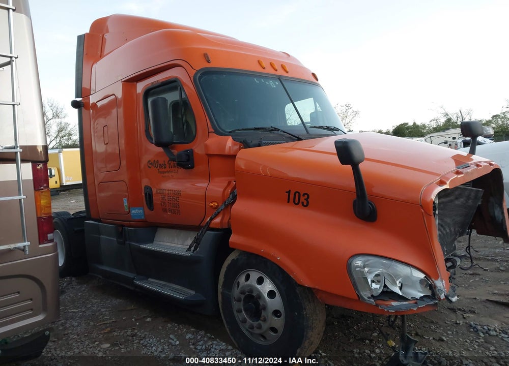 2014 FREIGHTLINER CASCADIA 125 VIN: 1FUGGLD52ELFK3670