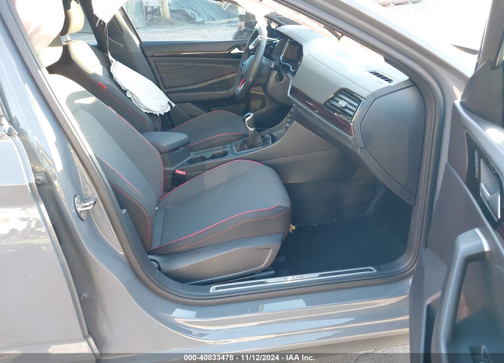 2024 VOLKSWAGEN JETTA GLI VIN: 3VW8T7BU9RM028096