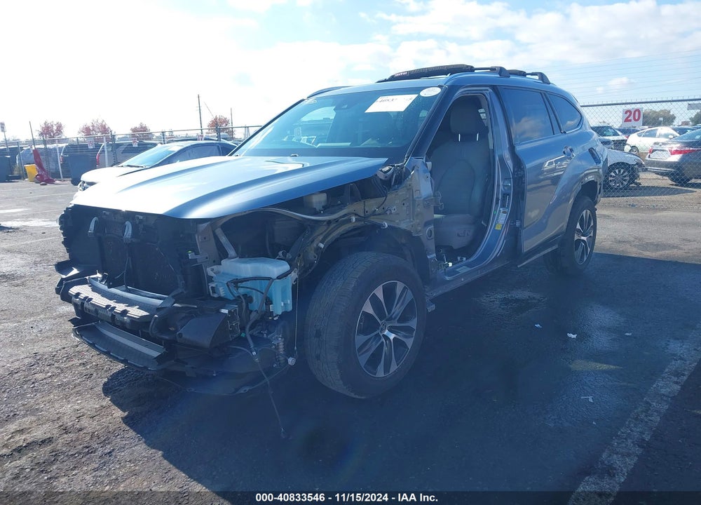 2020 TOYOTA HIGHLANDER XLE VIN: 5TDHZRBH9LS032415