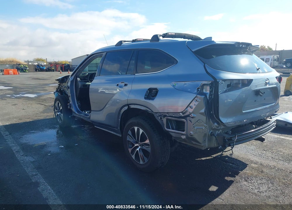 2020 TOYOTA HIGHLANDER XLE VIN: 5TDHZRBH9LS032415