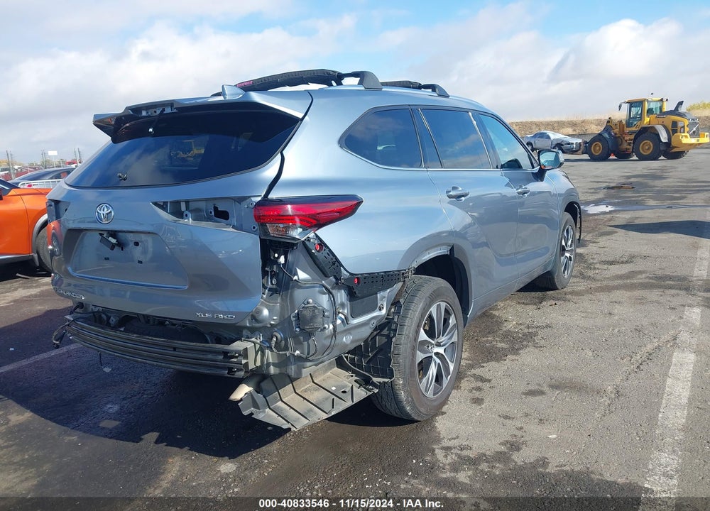 2020 TOYOTA HIGHLANDER XLE VIN: 5TDHZRBH9LS032415