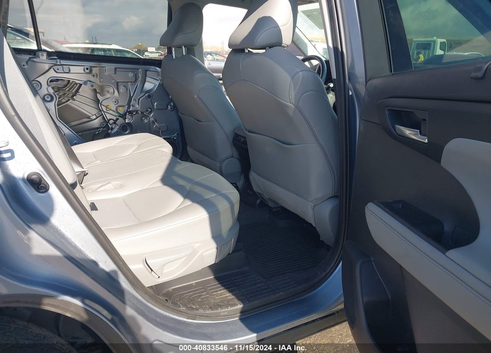 2020 TOYOTA HIGHLANDER XLE VIN: 5TDHZRBH9LS032415