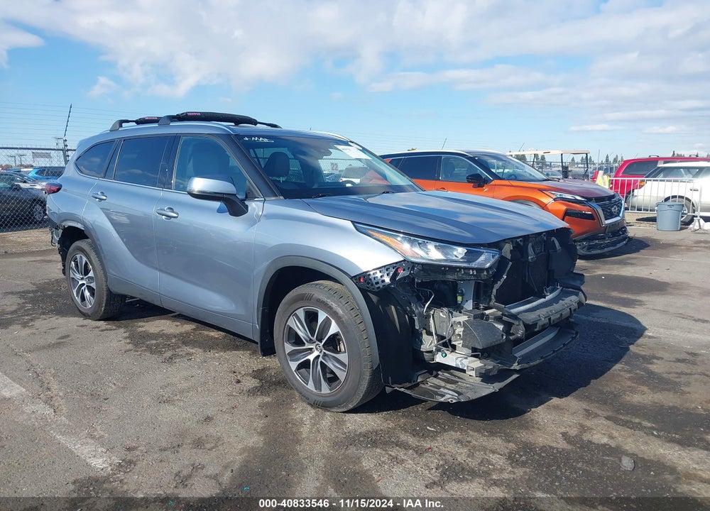 2020 TOYOTA HIGHLANDER XLE VIN: 5TDHZRBH9LS032415