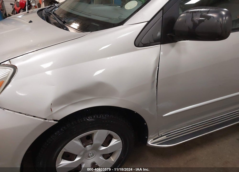 2004 TOYOTA SIENNA LE VIN: 5TDZA23C54S006837