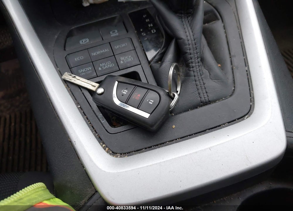 2020 TOYOTA RAV4 LE VIN: 2T3G1RFV2LC134321