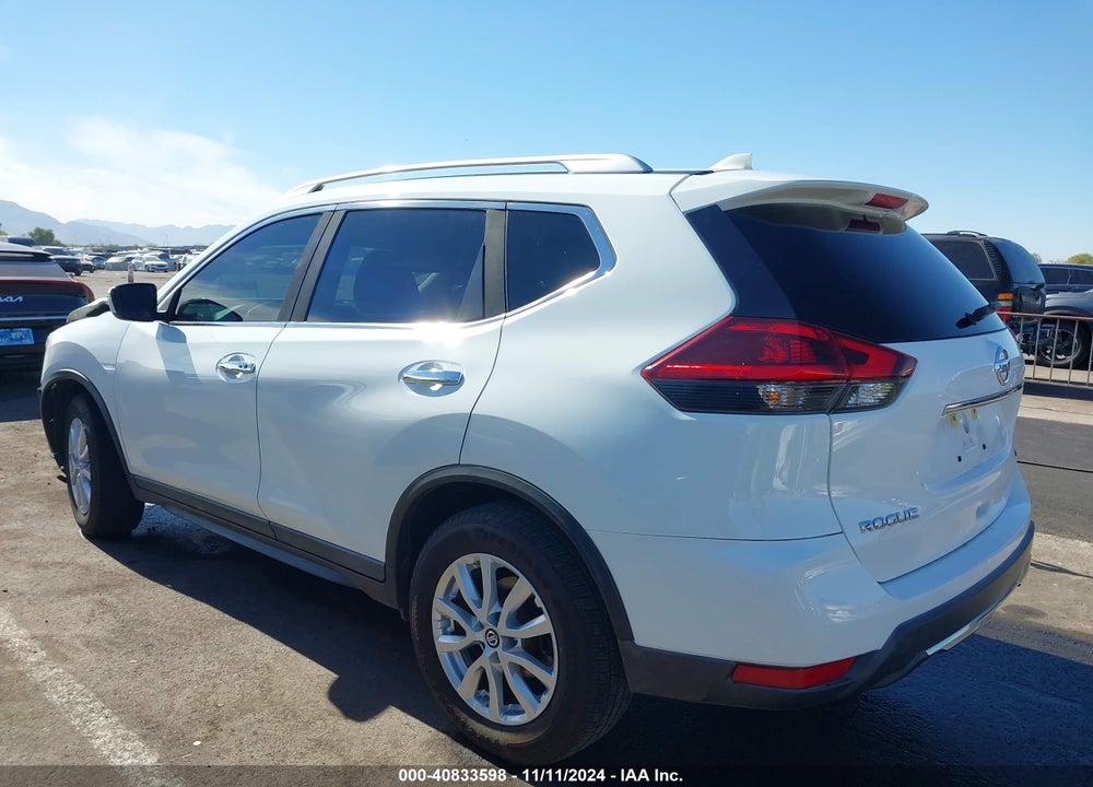 2018 NISSAN ROGUE SV VIN: KNMAT2MTXJP559351