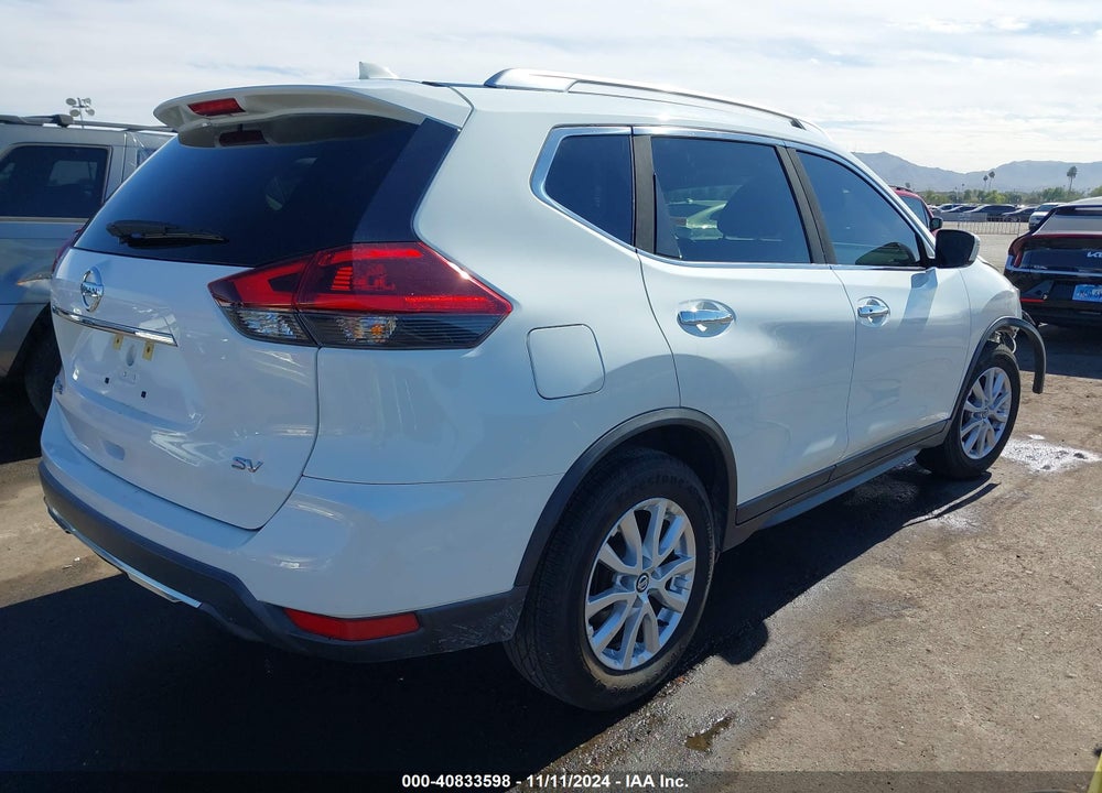2018 NISSAN ROGUE SV VIN: KNMAT2MTXJP559351