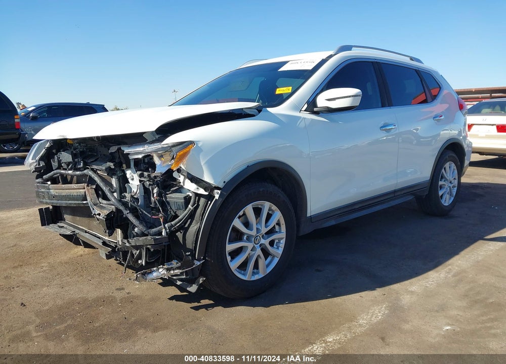 2018 NISSAN ROGUE SV VIN: KNMAT2MTXJP559351