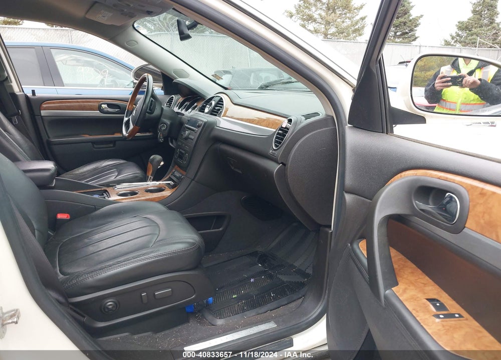 2008 BUICK ENCLAVE CXL VIN: 5GAEV23778J287596