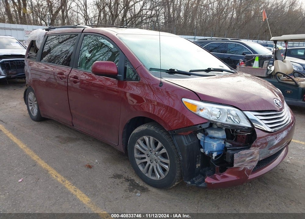 2013 TOYOTA SIENNA XLE V6 8 PASSENGER VIN: 5TDYK3DC2DS282986
