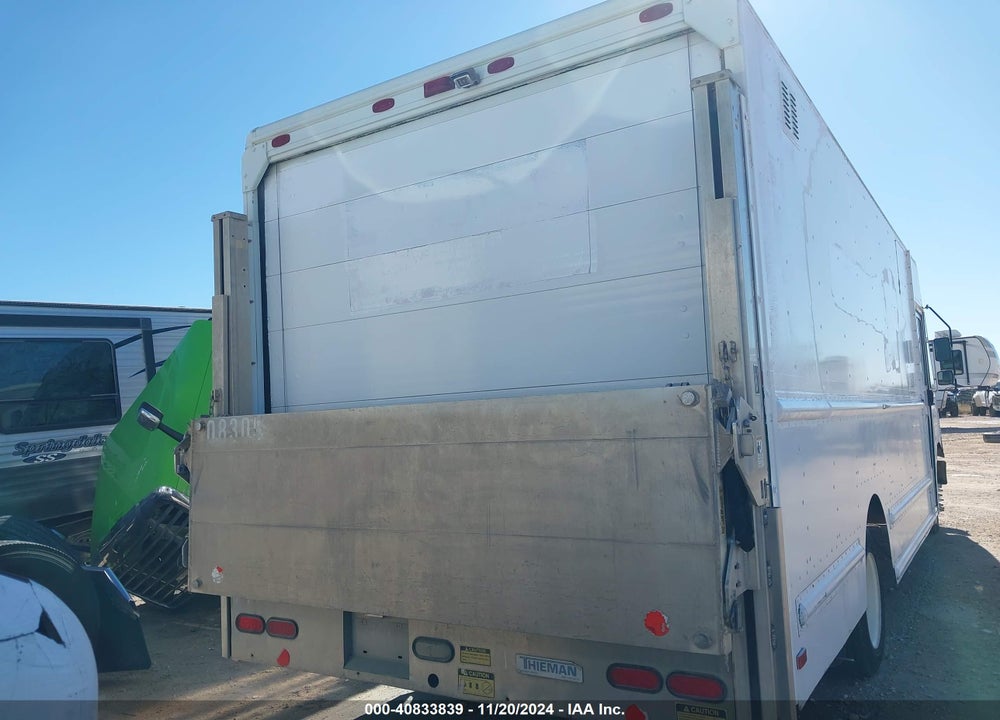 2009 FREIGHTLINER CHASSIS M LINE WALK-IN VAN VIN: 4UZAAPDUX9CAL8305