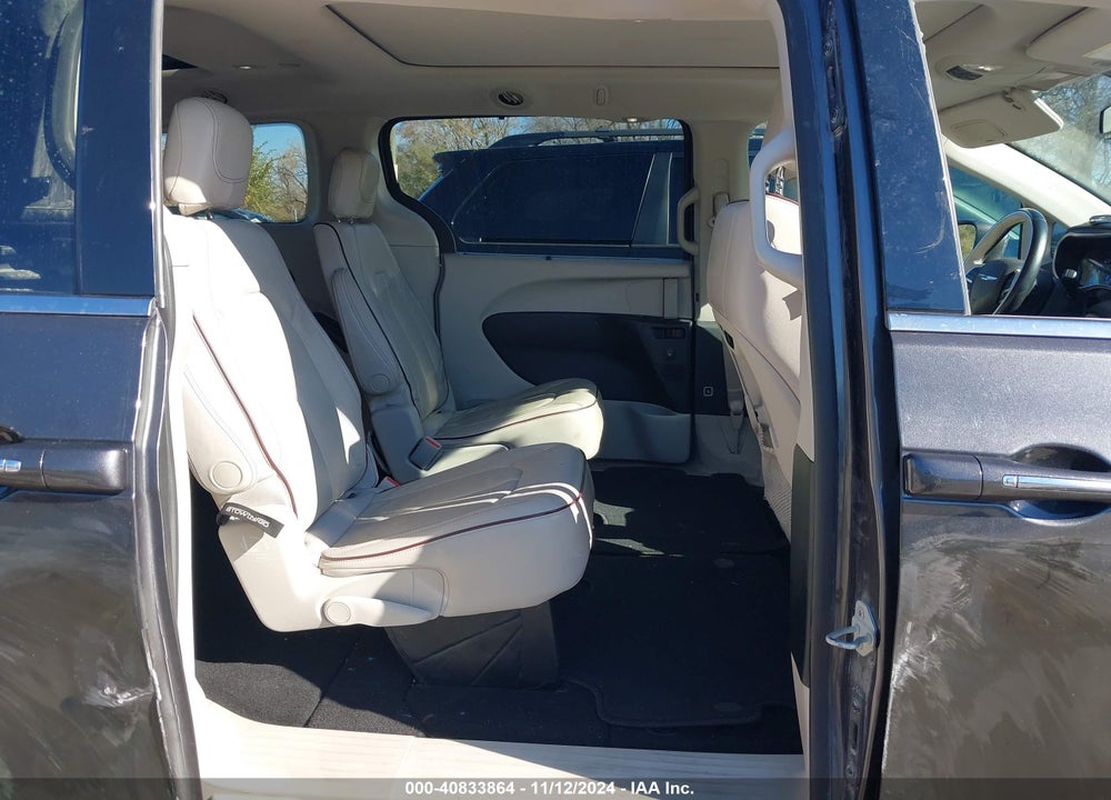 2018 CHRYSLER PACIFICA LIMITED VIN: 2C4RC1GG3JR292418