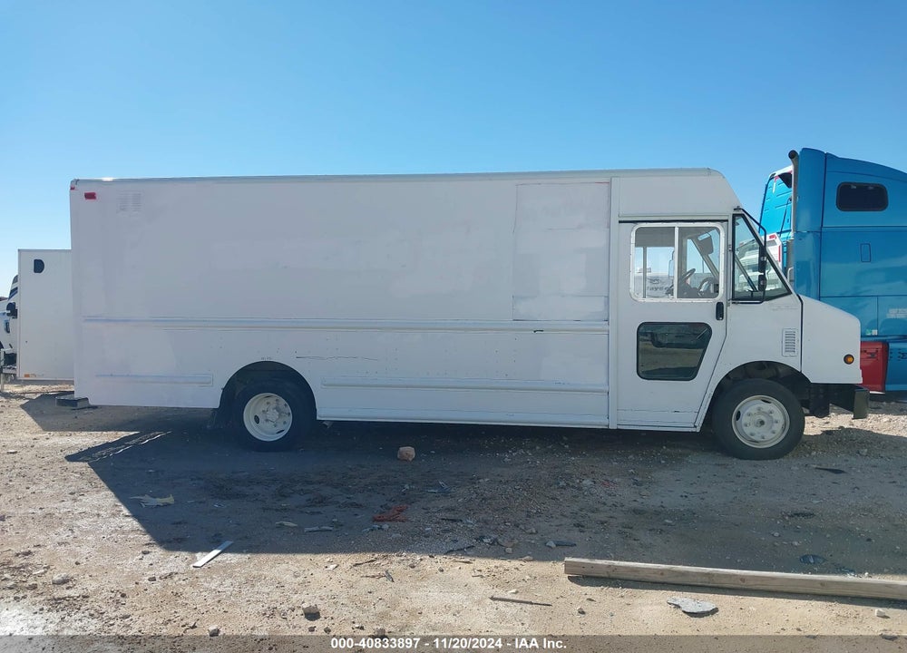2007 FREIGHTLINER CHASSIS M LINE WALK-IN VAN VIN: 4UZAAPDH27CY23446