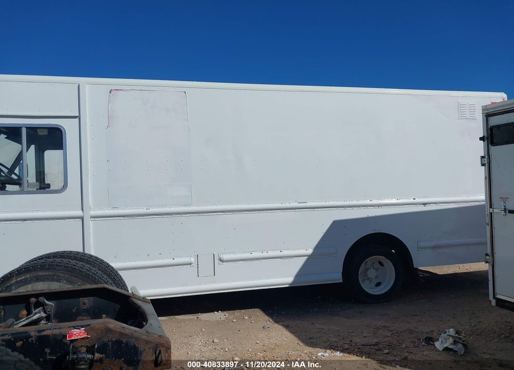 2007 FREIGHTLINER CHASSIS M LINE WALK-IN VAN VIN: 4UZAAPDH27CY23446