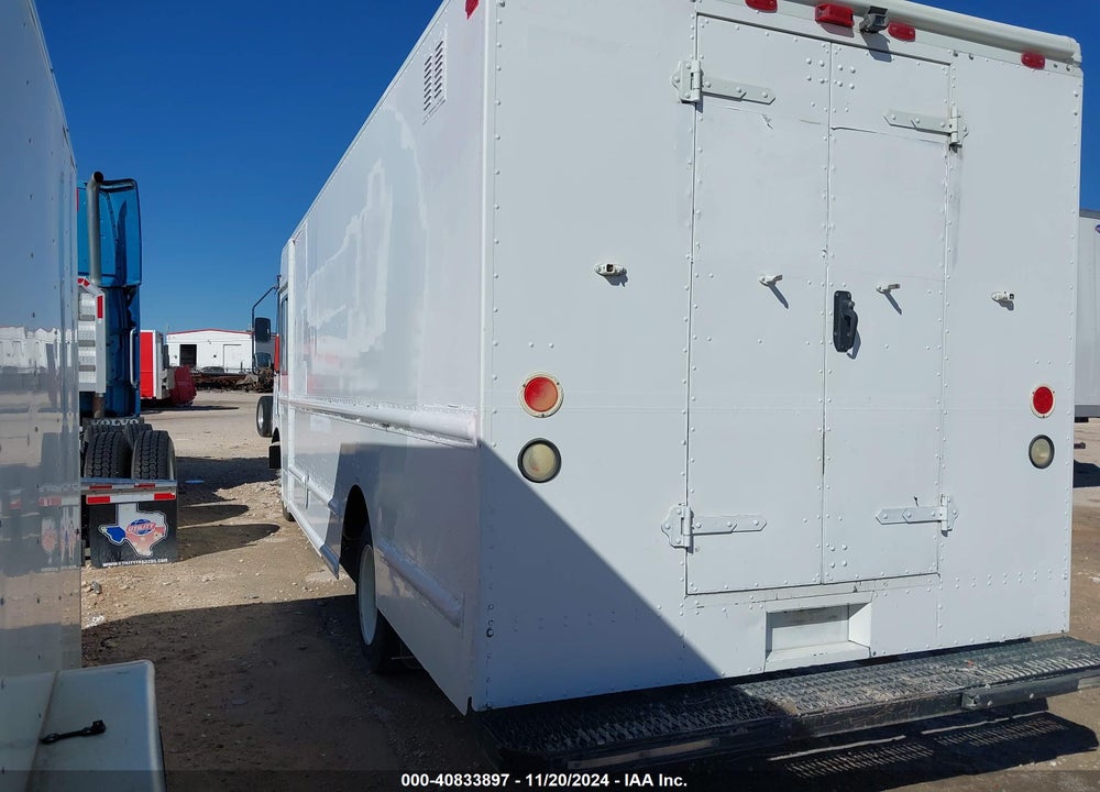 2007 FREIGHTLINER CHASSIS M LINE WALK-IN VAN VIN: 4UZAAPDH27CY23446