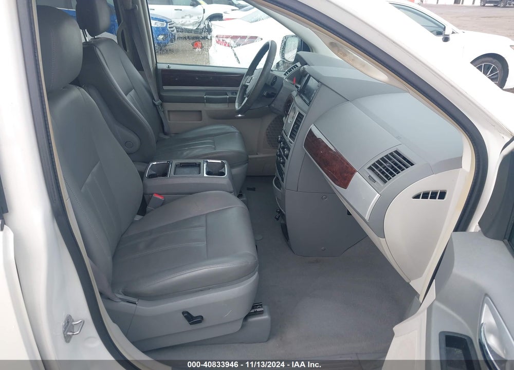2010 CHRYSLER TOWN & COUNTRY TOURING VIN: 2A4RR5D19AR353139