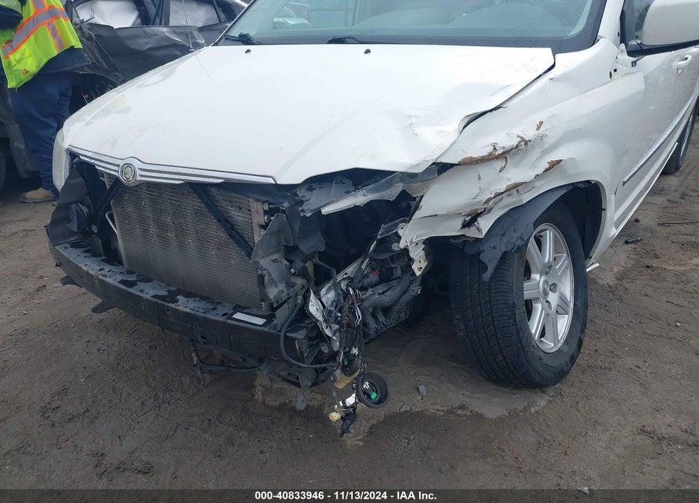2010 CHRYSLER TOWN & COUNTRY TOURING VIN: 2A4RR5D19AR353139