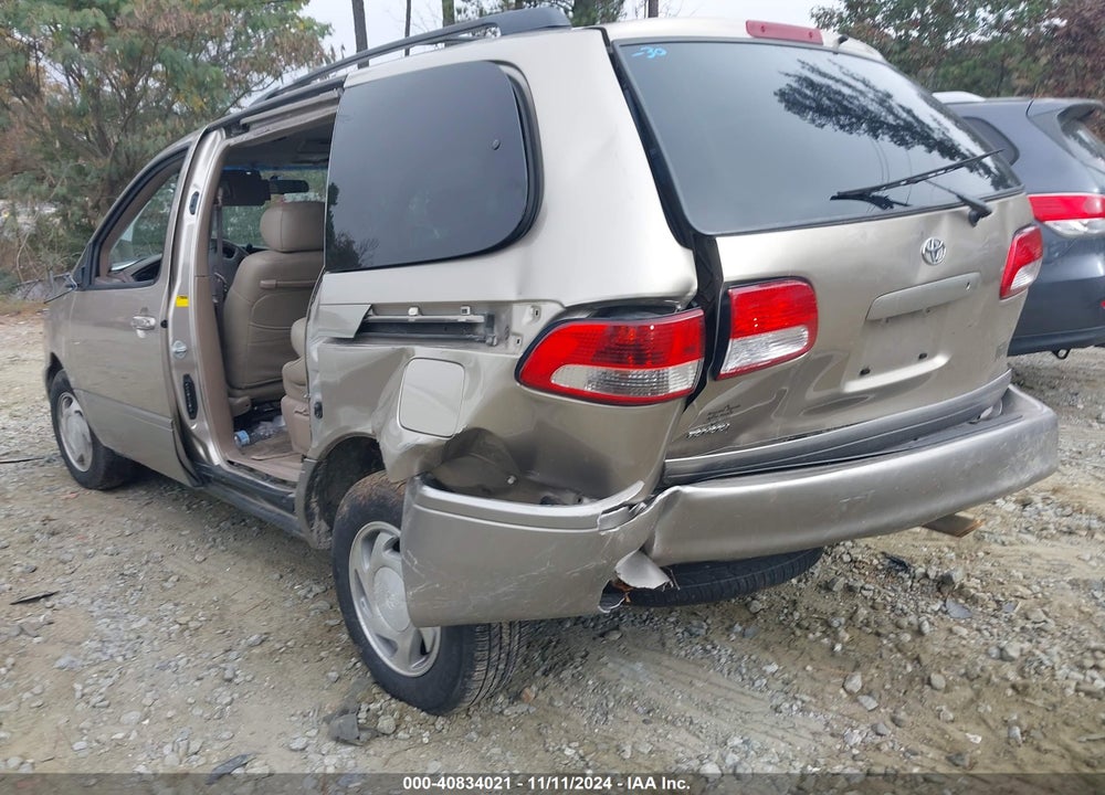 2002 TOYOTA SIENNA VIN: 4T3ZF13CX2U427914
