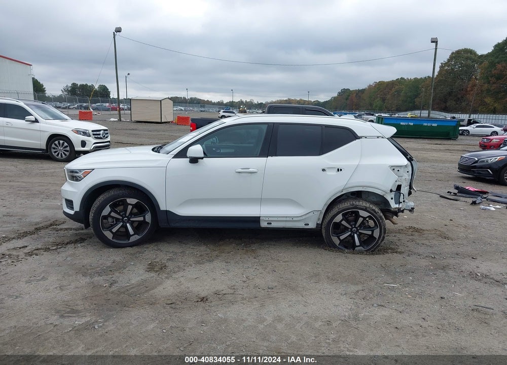 2020 VOLVO XC40 T5 MOMENTUM VIN: YV4162UK9L2343082