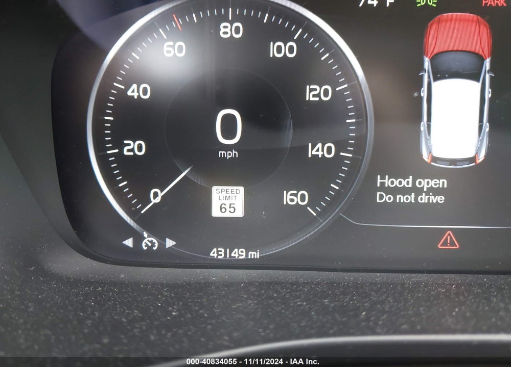 2020 VOLVO XC40 T5 MOMENTUM VIN: YV4162UK9L2343082