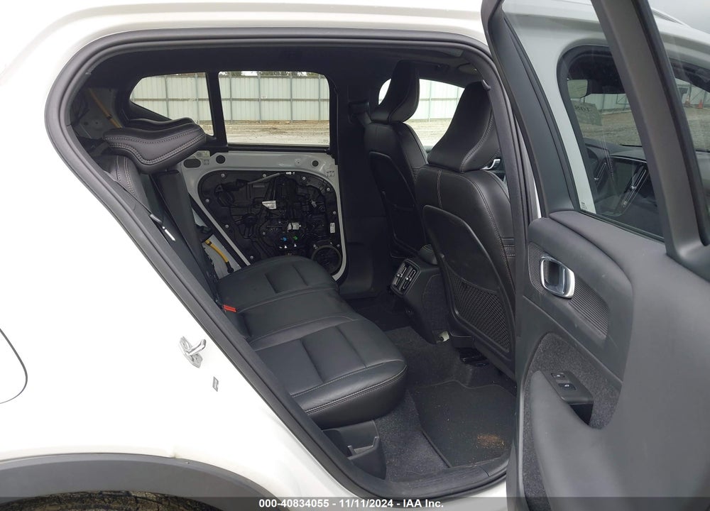 2020 VOLVO XC40 T5 MOMENTUM VIN: YV4162UK9L2343082