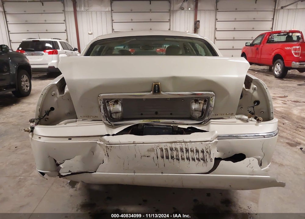 2007 LINCOLN TOWN CAR DESIGNER SERIES VIN: 1LNHM83V37Y605408