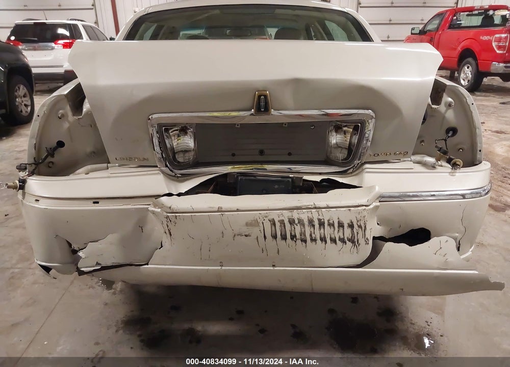 2007 LINCOLN TOWN CAR DESIGNER SERIES VIN: 1LNHM83V37Y605408