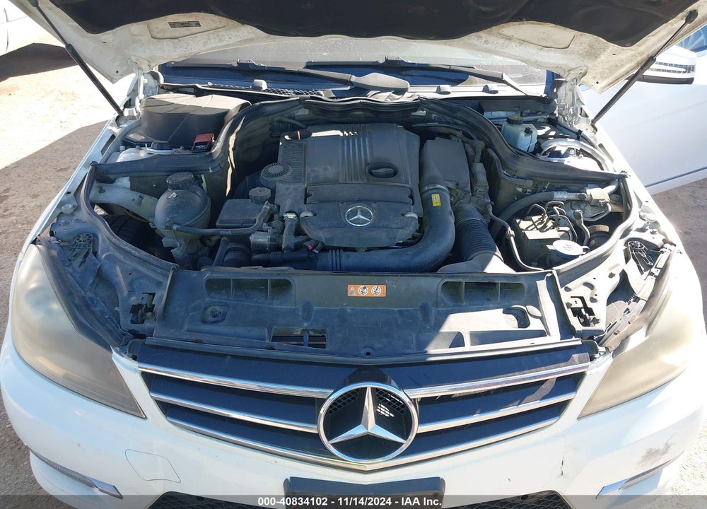 2014 MERCEDES-BENZ C 250 LUXURY/SPORT VIN: WDDGF4HBXER310210